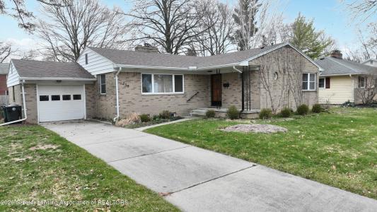230 Kenberry Drive, East Lansing, Michigan 48823, USA