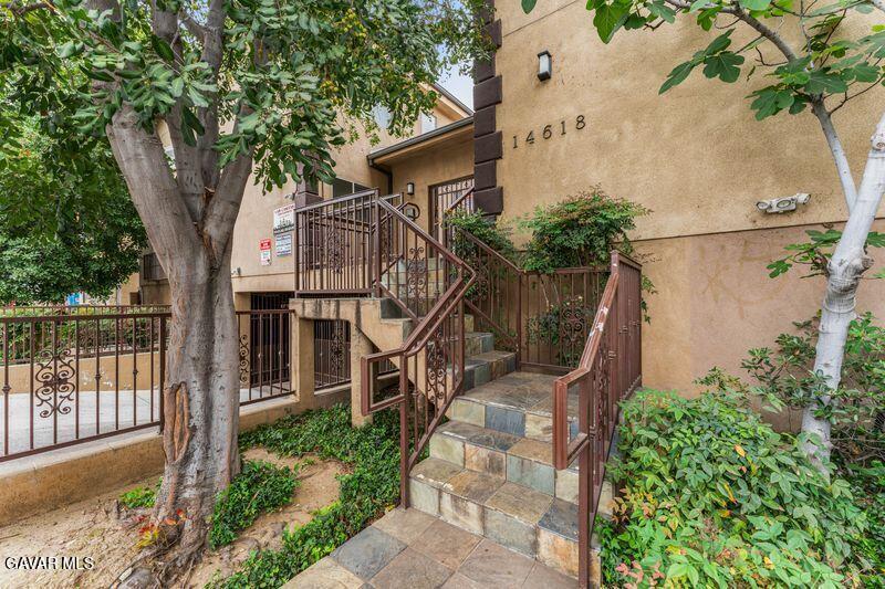 14618 Gilmore Street , Unit 16, Van Nuys, California 91411