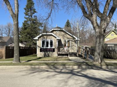 462 First Avenue, Neepawa, Manitoba R0J 1H0, Canada