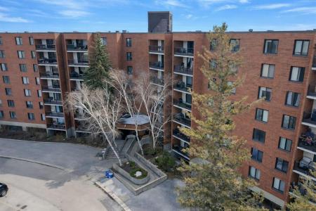 916 CLOUTIER DRIVE, Winnipeg, Manitoba R3V 1W9, Canada