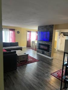 Address Withheld By Seller, Des Plaines, Illinois 60016, USA