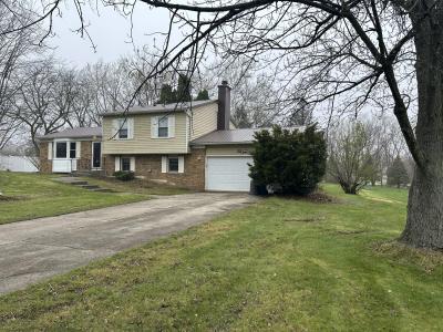 67 Brookview, Valparaiso, Indiana 46385, USA