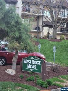 404 West Ridge Mews, Wood Ridge, NJ 07075, USA