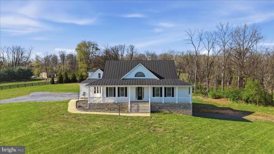 325 Dehaven Drive, Clear Brook, Virginia 22624, USA