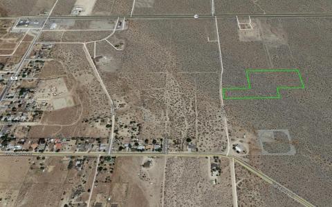 136 E Ste Vic Avenue V12 Ste APN 3037-014-064, Pearblossom, Kalifornia 93553, USA