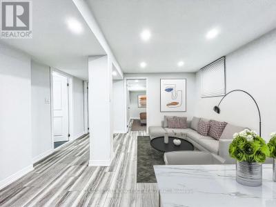 88 HEWITT CRESCENT, Ajax (south East), Ontario L1S 7B4, Canadá