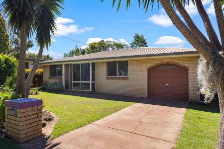 4 Bingara Street, Mount Lofty, QLD 4350, Australien