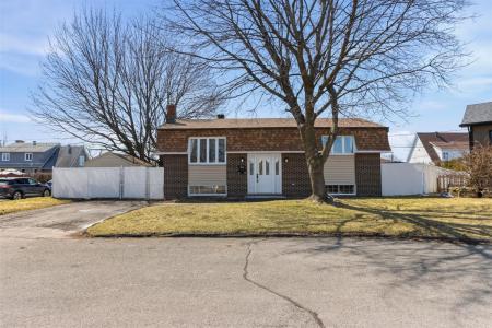 454 Rue Armand-Frappier, Salaberry-de-Valleyfield, Квебек J6T 5H5, Канада