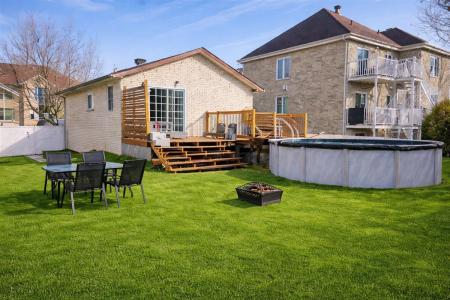 1864  Rue Langevin, Longueuil (Saint-Hubert), Quebec J4T 1X9, Kanada