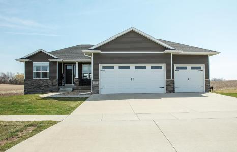 211 Elliot Avenue, Shell Rock, Iowa 50670, USA