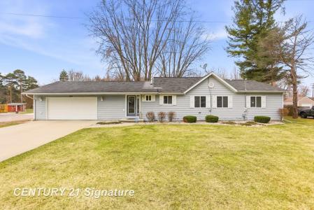 526 S Maple, Hemlock, Michigan 48626, USA