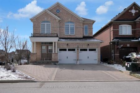 13 HEREFORDSHIRE CRESCENT NE, Newmarket, オンタリオ L9N 0B7, カナダ