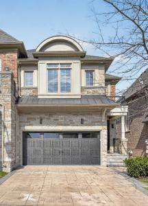 2416 VILLAGE COMMON, Oakville, Ontario L6M 0S2, Canada