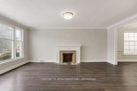 46 FENN AVENUE, Toronto, Ontario M2L 1M8, Kanada