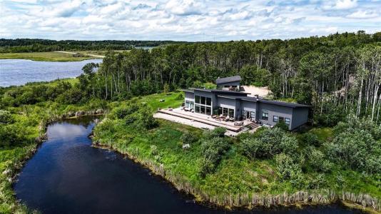 106122 PR 262 DRIVE, Onanole, Manitoba R0J 1N0, Canada