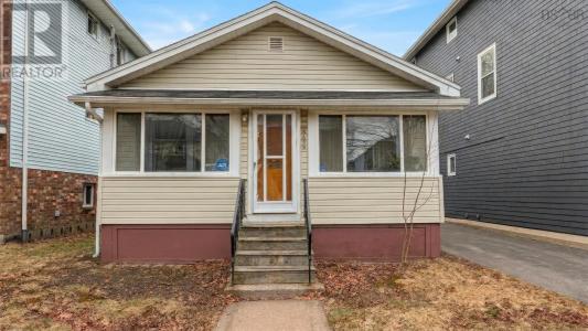 5655 MACARA STREET NORTH, ハリファックス, ノバスコシア B3K 1W3, カナダ