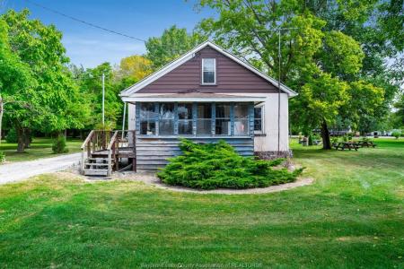 633 POINT PELEE DRIVE, Leamington, Ontario N8H 3V4, Canada