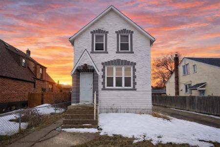 546 MOUNTAIN AVENUE, Winnipeg, Manitoba R2W 1K9, Canada