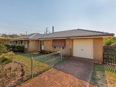 2 Chardonnay Street, Wilsonton Heights, QLD 4350, Australia