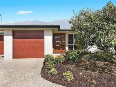 2/7 Whichello Street, Newtown, QLD 4350, Australia