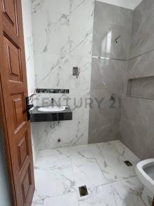 CALLE LADISLAO CABRERA ENTRE ANTEZANA , Centro, Cochabamba 0000, Bolivia