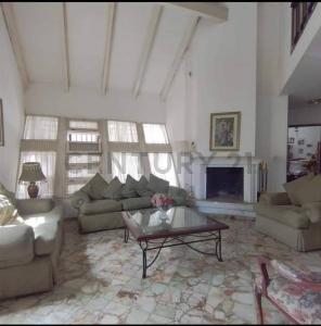 Av. San Aurelio Calle 6 Nº 130, Sur, Santa Cruz 00001, Bolivia