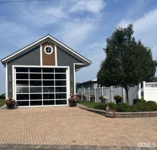 11889 N Forest Drive, Syracuse, Indiana 46567-8683, USA