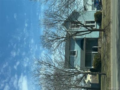 744 E Sibley Street, Howell, Michigan 48843, USA