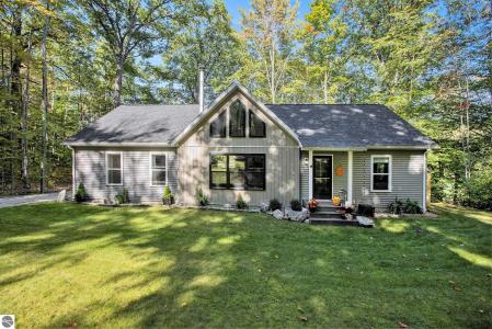16602 Acorn Ridge Trail, Beulah, Michigan 49617, Estados Unidos