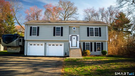 37 Autumn Lane, East Hartford, Connecticut 06108, USA