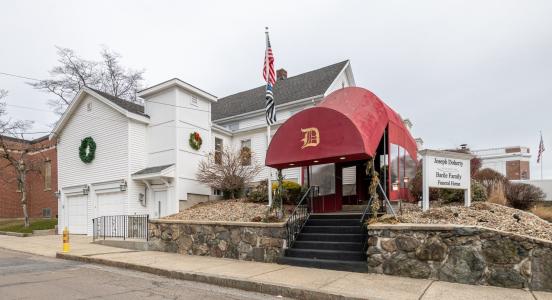 11 Linden Street, Reading, Massachusetts 01867, USA
