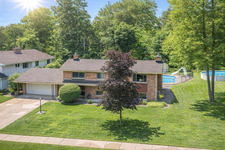 5901 Swede, Midland, Michigan 48642, États-Unis