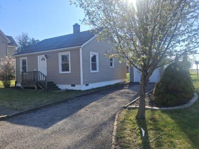 515 Walnut, Varna, Illinois 61375, USA