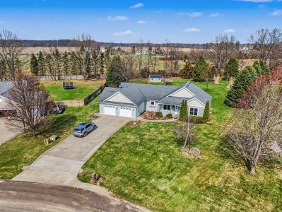 27580 Manchester Circle, Paw Paw, Michigan 49079, USA