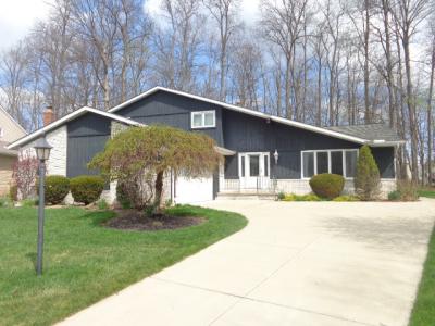 15852 Inglewood Ct., Strongsville, Ohio 44136, USA