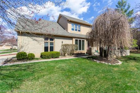 1256 Autumn Drive, Troy, Michigan 48098, USA