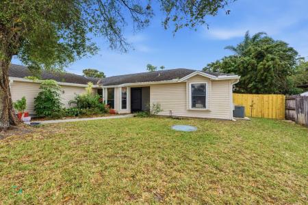 1258 SW Cynthia Street, Port St Lucie, Florida 34983, USA