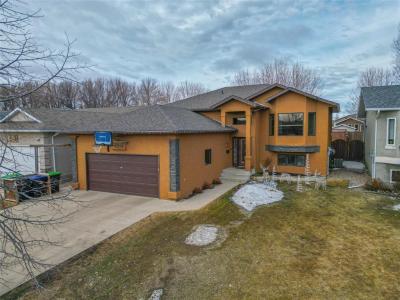 2212 9TH STREET, Brandon, Manitoba R7A 7S7, Canadá
