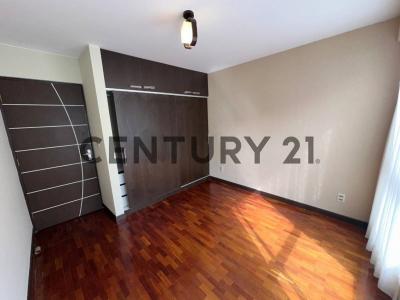 Edificio Mauricio V Achumani Calle 32 , Achumani, La Paz 00001, ボリビア
