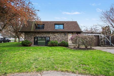 619 E 13th St, Hobart, אינדיאנה 46342, ארצות הברית של אמריקה 