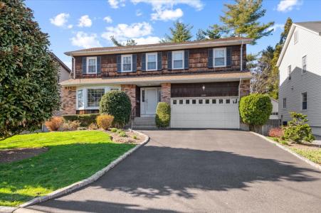 2187 Loines Avenue, Merrick, NY 11566, USA