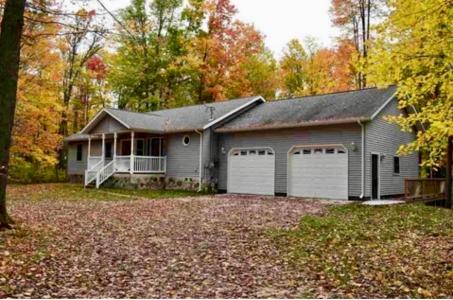 11805 S Flooter Road, Roscommon, Michigan 48653, USA