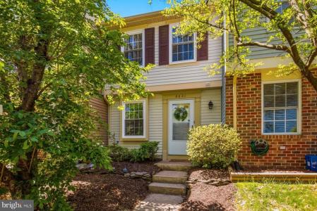 8621 Kenosha Court, Lorton, Virginia 22079, USA