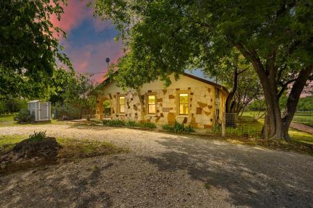 1237 Hollmig Lane, Fredericksburg, Texas 78642, USA