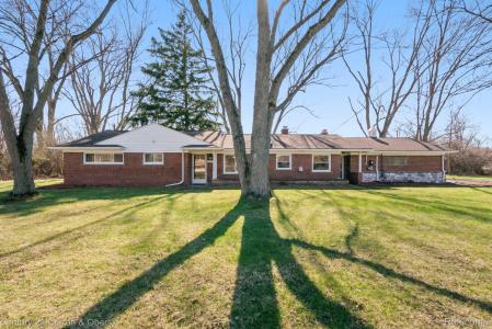 25335 Waycross, Southfield, Michigan 48033, HOA KỲ