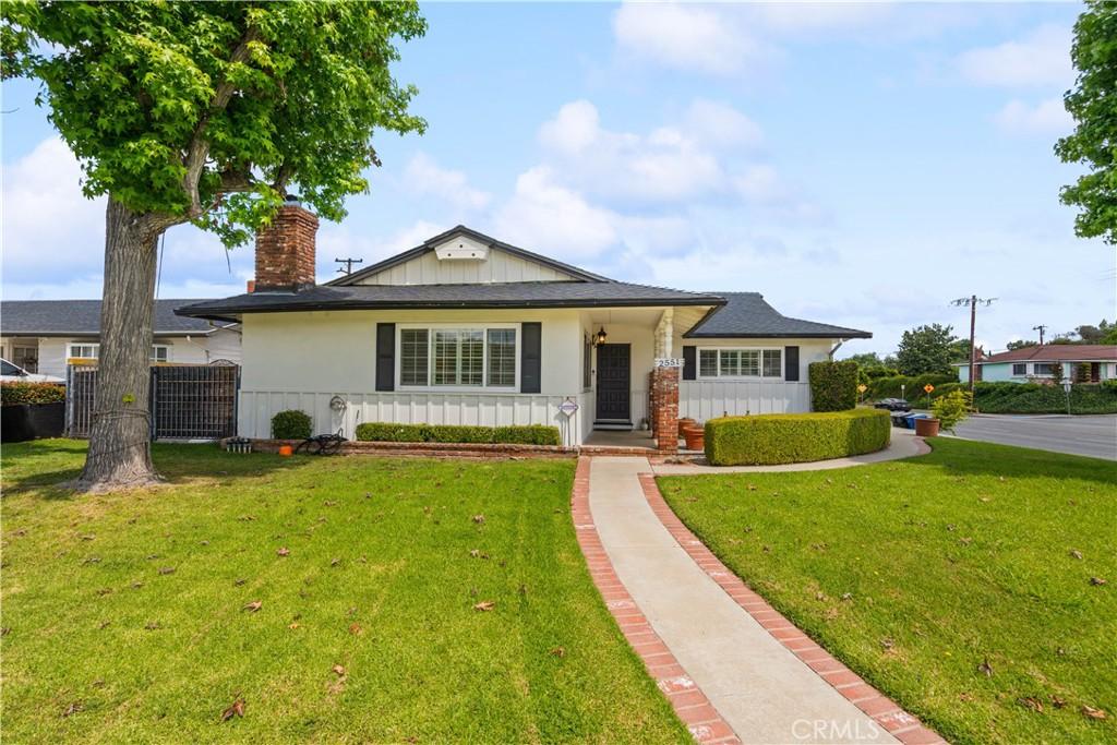 2551 E Larkwood Street, West Covina, California 91791, Estados Unidos