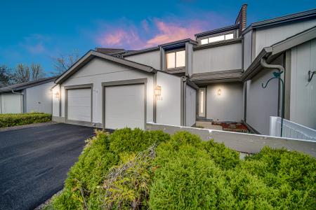 112 Chicory Court, Rolling Meadows, Illinois 60008, USA