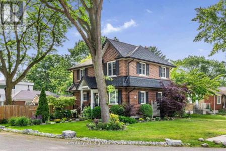33 MCINTOSH AVENUE, Toronto (stonegate-queensway), Ontario M8Y 3E1, Canada