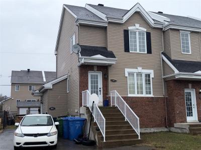 88-88A  Rue Blériot, Lachute, Quebec J8H 0L3, Kanada