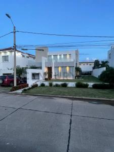 Condominio Santa Cruz de la Colina, URUBO, Manzana 15 casa 2A , Urubo, Santa Cruz 0701, 玻利維亞